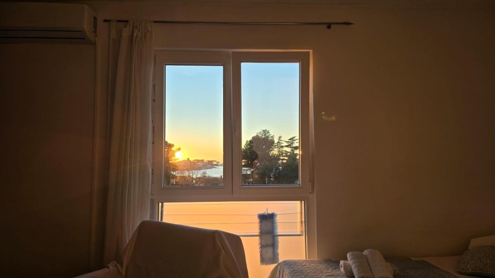 Studio Apartment Ljubica For 2 Persons 150M From The Beach ポレッチ エクステリア 写真