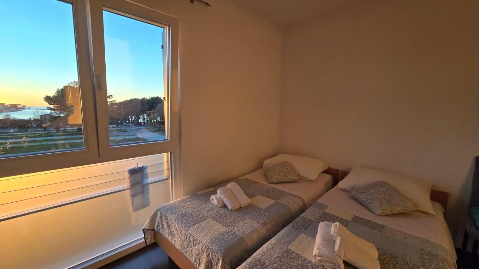Studio Apartment Ljubica For 2 Persons 150M From The Beach ポレッチ エクステリア 写真